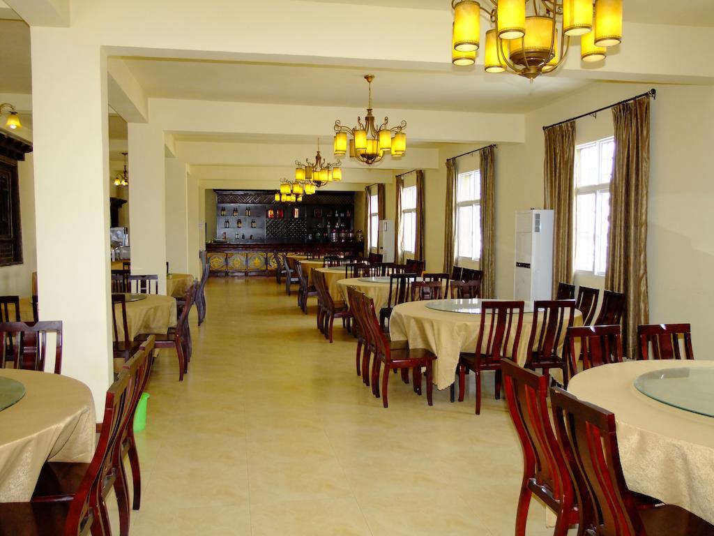 Lanting Yipin Hotel Shangri-La Exterior photo