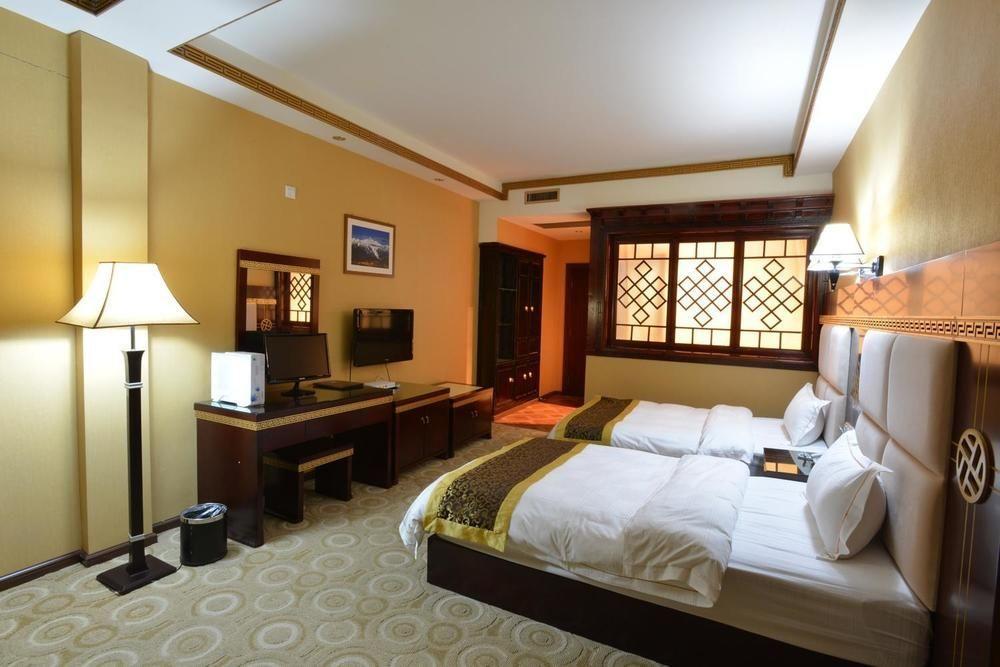 Lanting Yipin Hotel Shangri-La Exterior photo